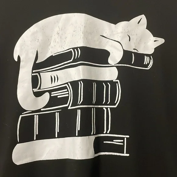 Black Cat and Books Graphic T-Shirt - Picture 7 of 8